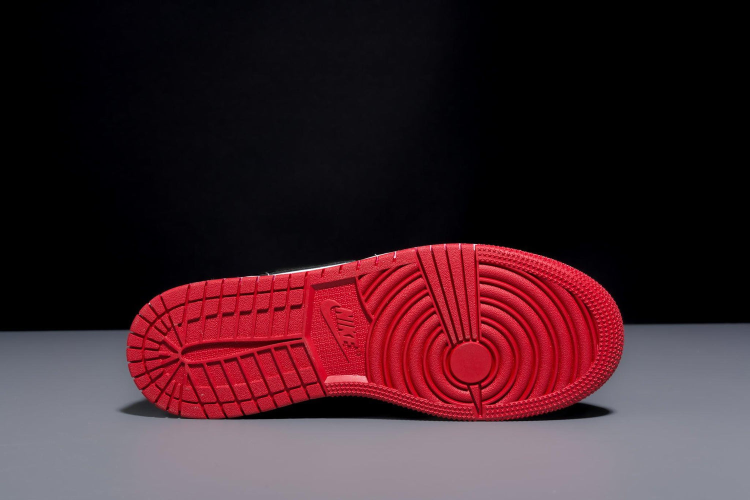 Air Jordan 1 Low GS 'Bred Toe' - Lo10M