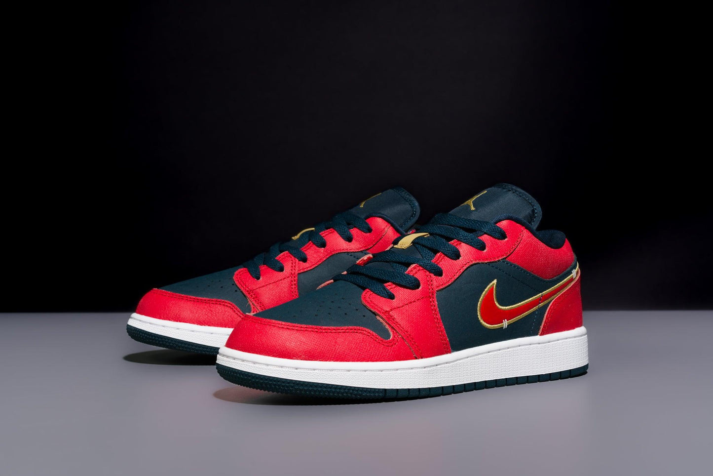 Air Jordan 1 Low SE GS "Sport Red" - Lo10M