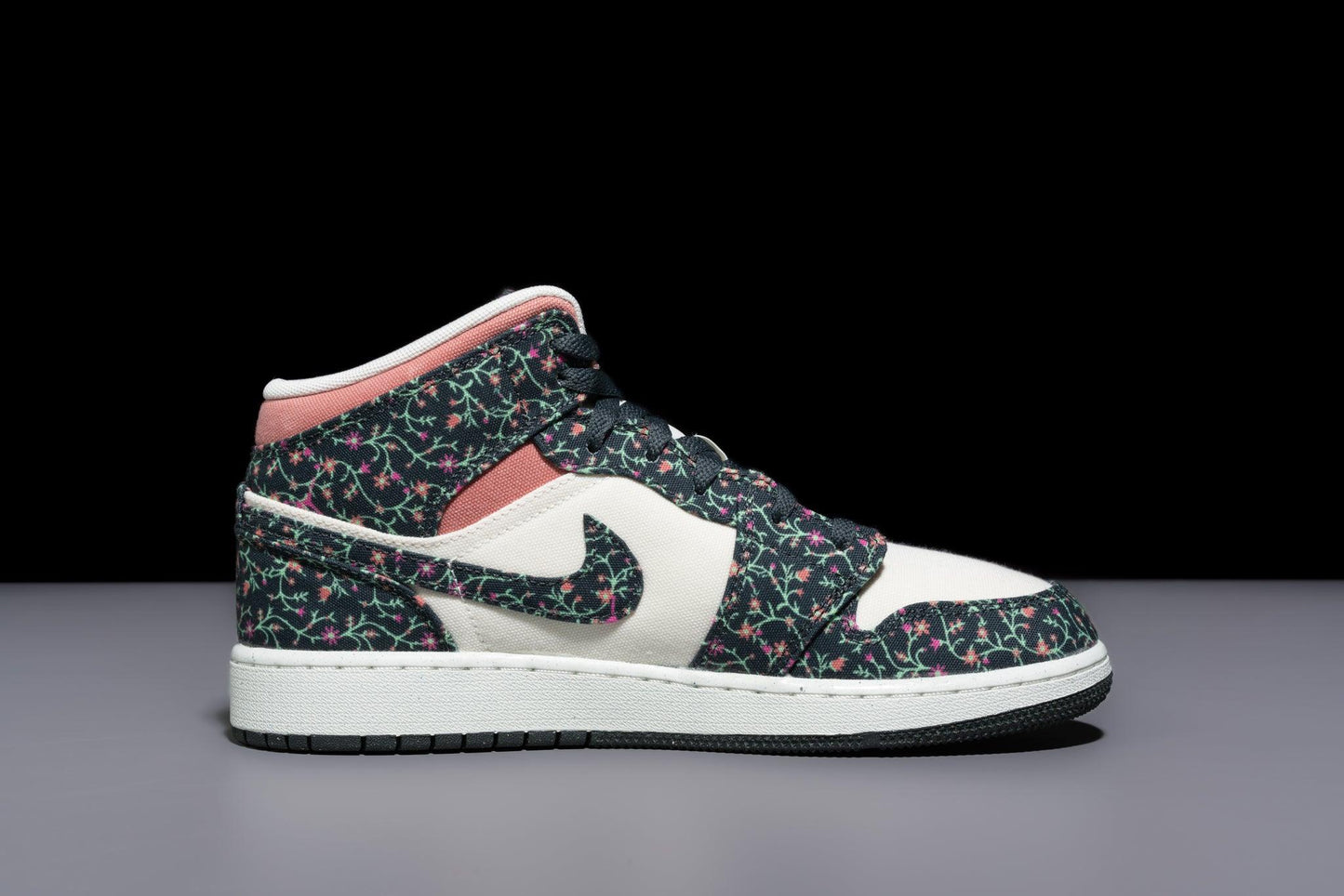 Air Jordan 1 Mid SE GS "Floral Canvas" - Lo10M