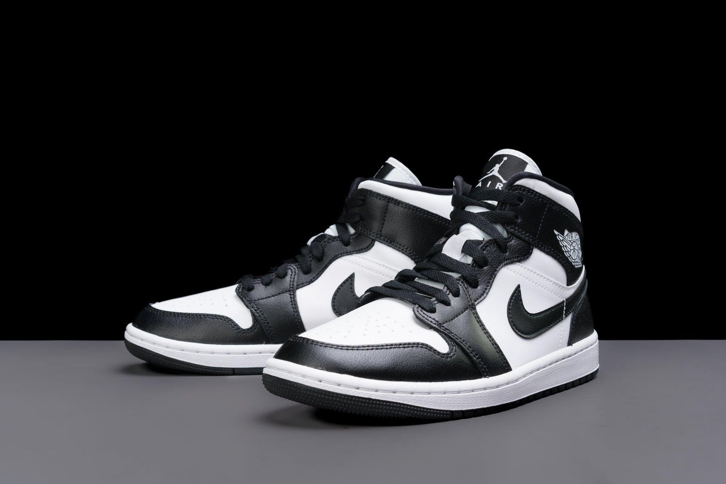 Air Jordan 1 Mid WMNS 'Panda' - Lo10M