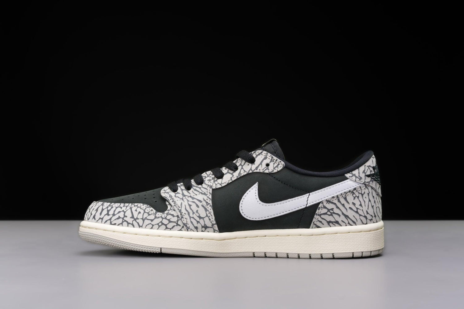 Jordan Sneakers 1 Retro Low OG Black Cement (Women's) - Urlfreeze Shop