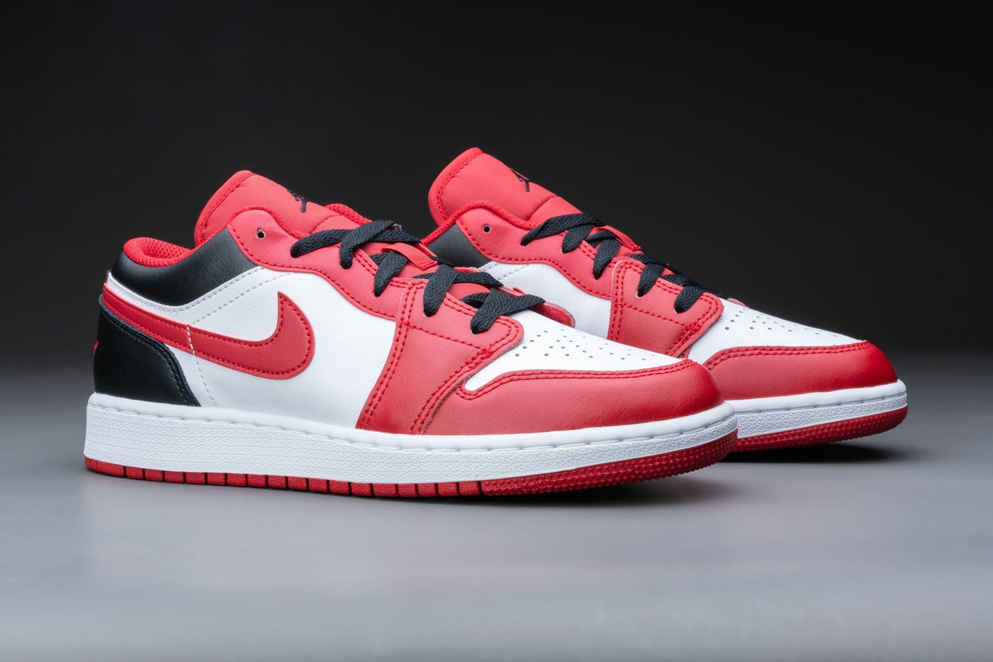 Air Jordan 1 Low Bulls (GS) - Lo10M
