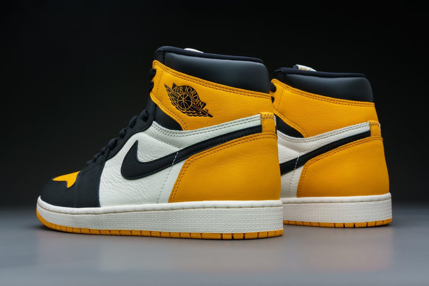 Air Jordan 1 Retro High OG Yellow Toe "Taxi" - Lo10M