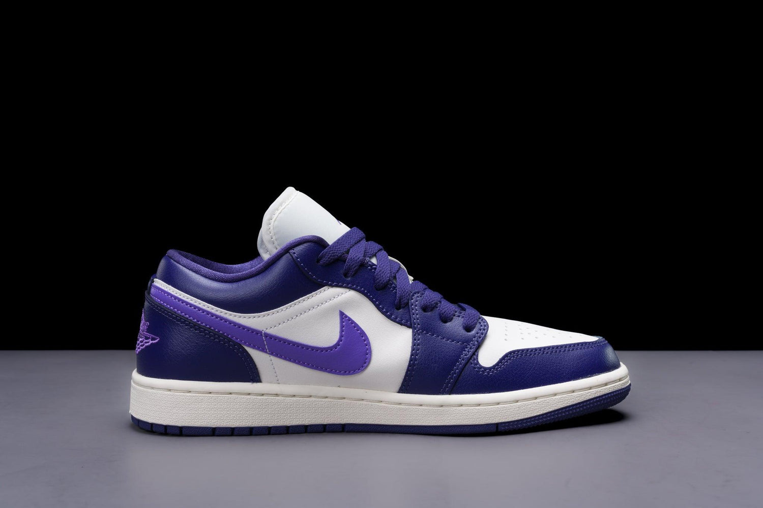 AIR JORDAN 1 LOW SKY J PURPLE (WOMEN’S) - Lo10M