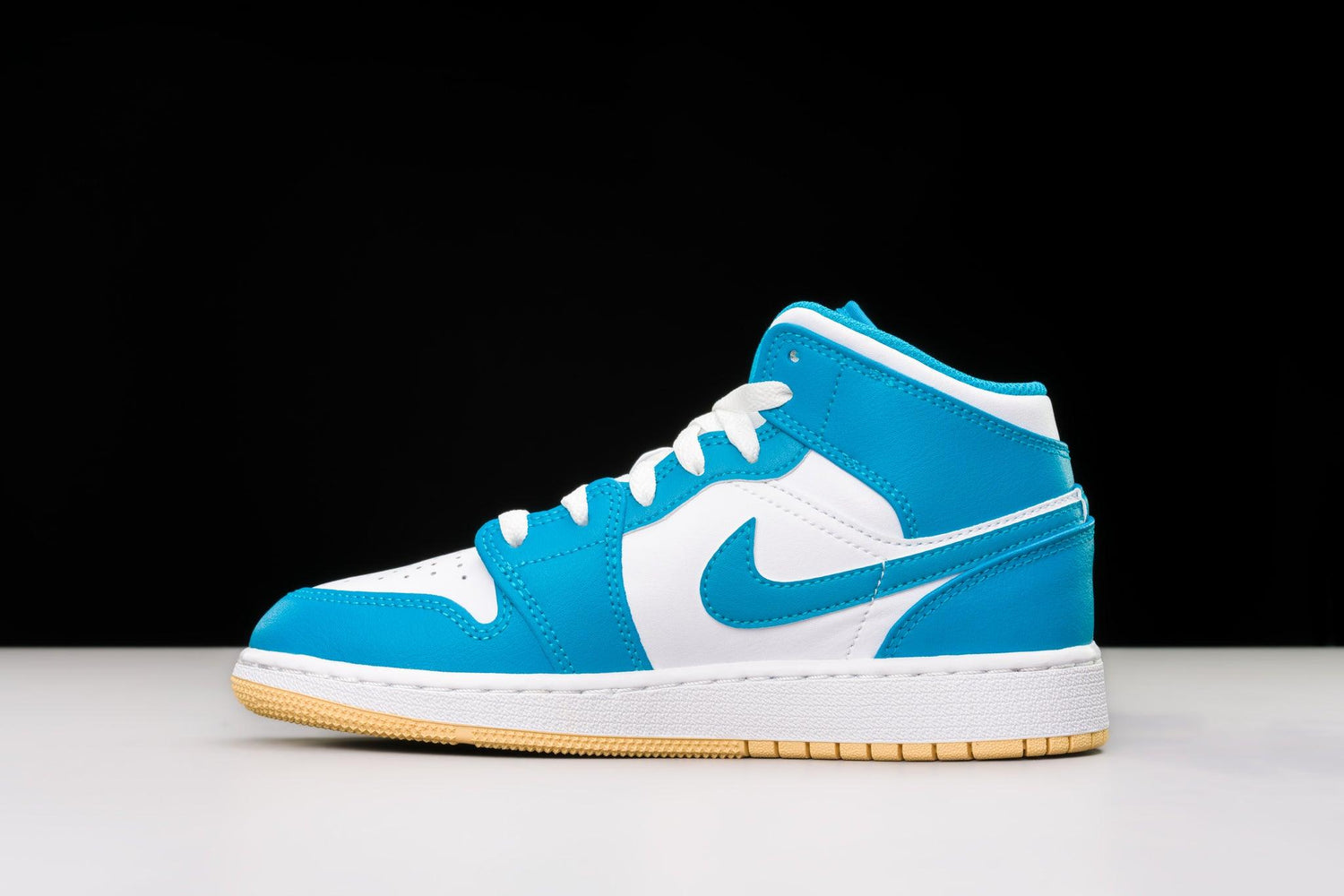 Air Jordan 1 Mid Aquatone (GS) - Urlfreeze Shop