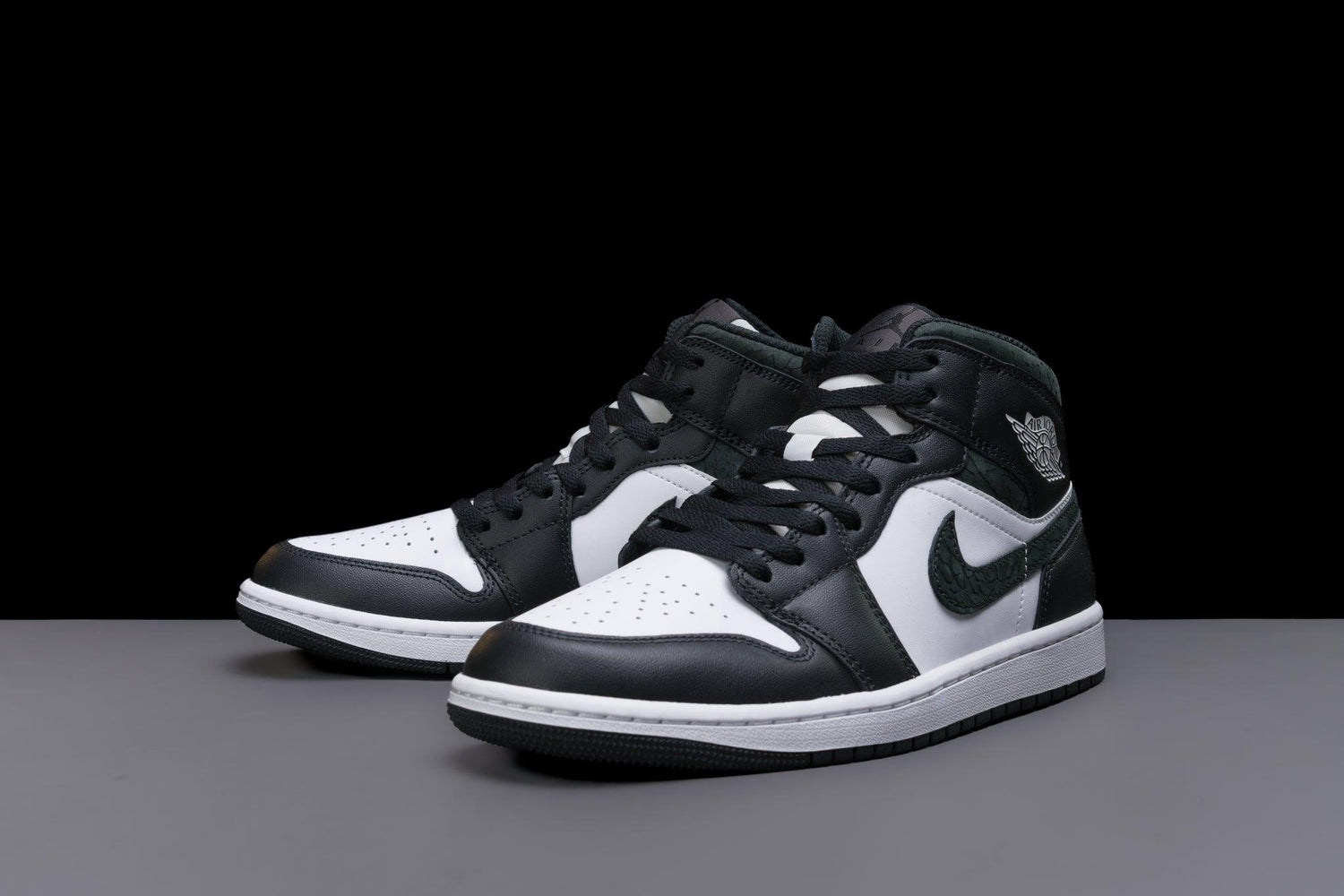 Air Jordan 1 Mid SE 'Panda Elephant' - Lo10M