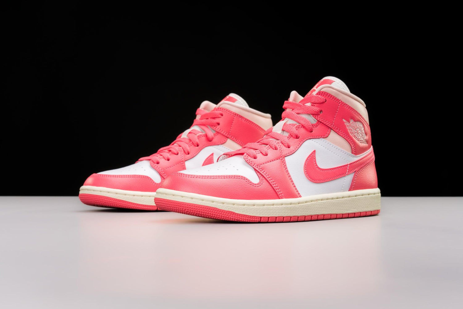 Air Jordan 1 Mid Strawberries and Cream (Women's) - Lo10M