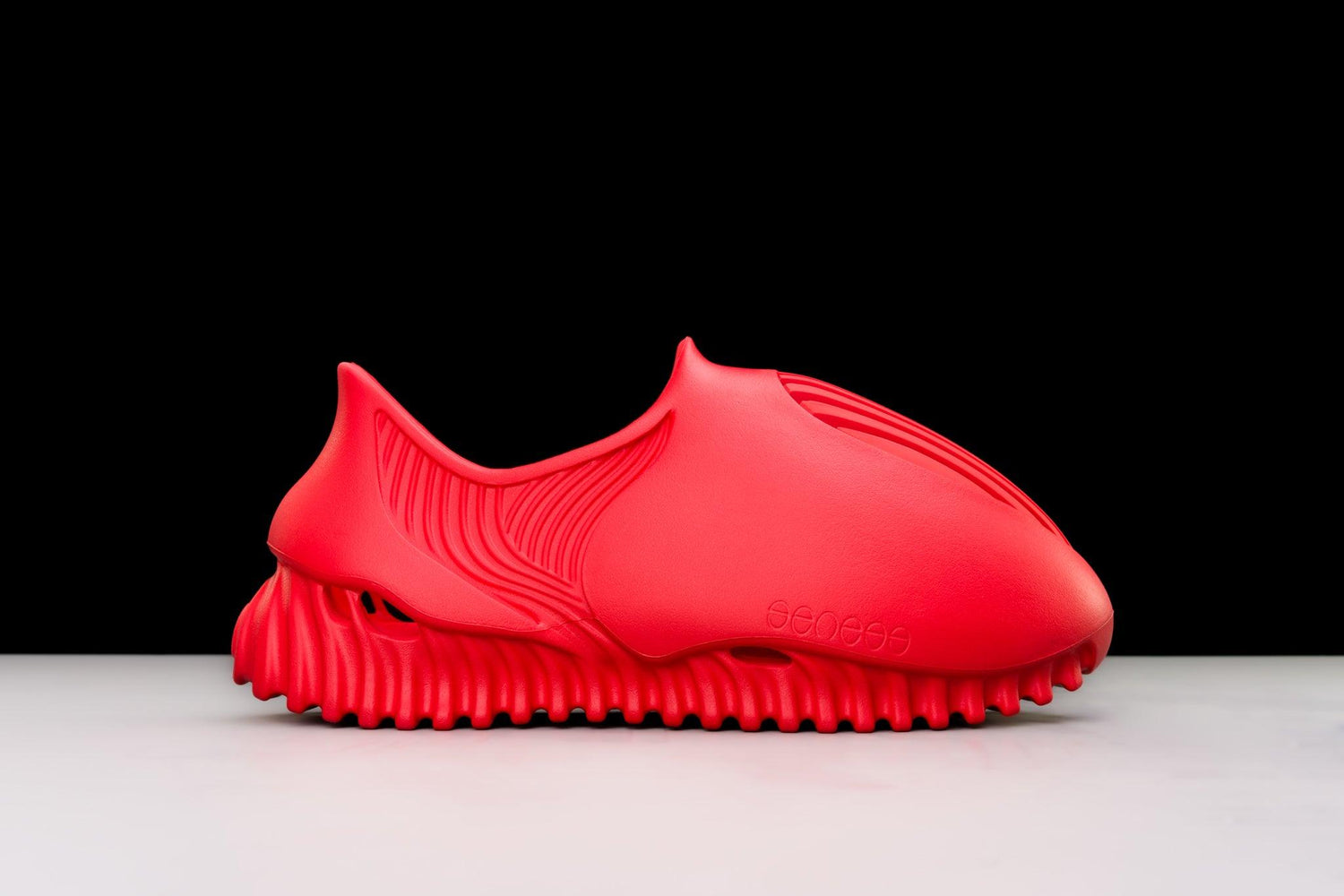 GENEGG Foam Runner Whale Ruby Red - Urlfreeze Shop