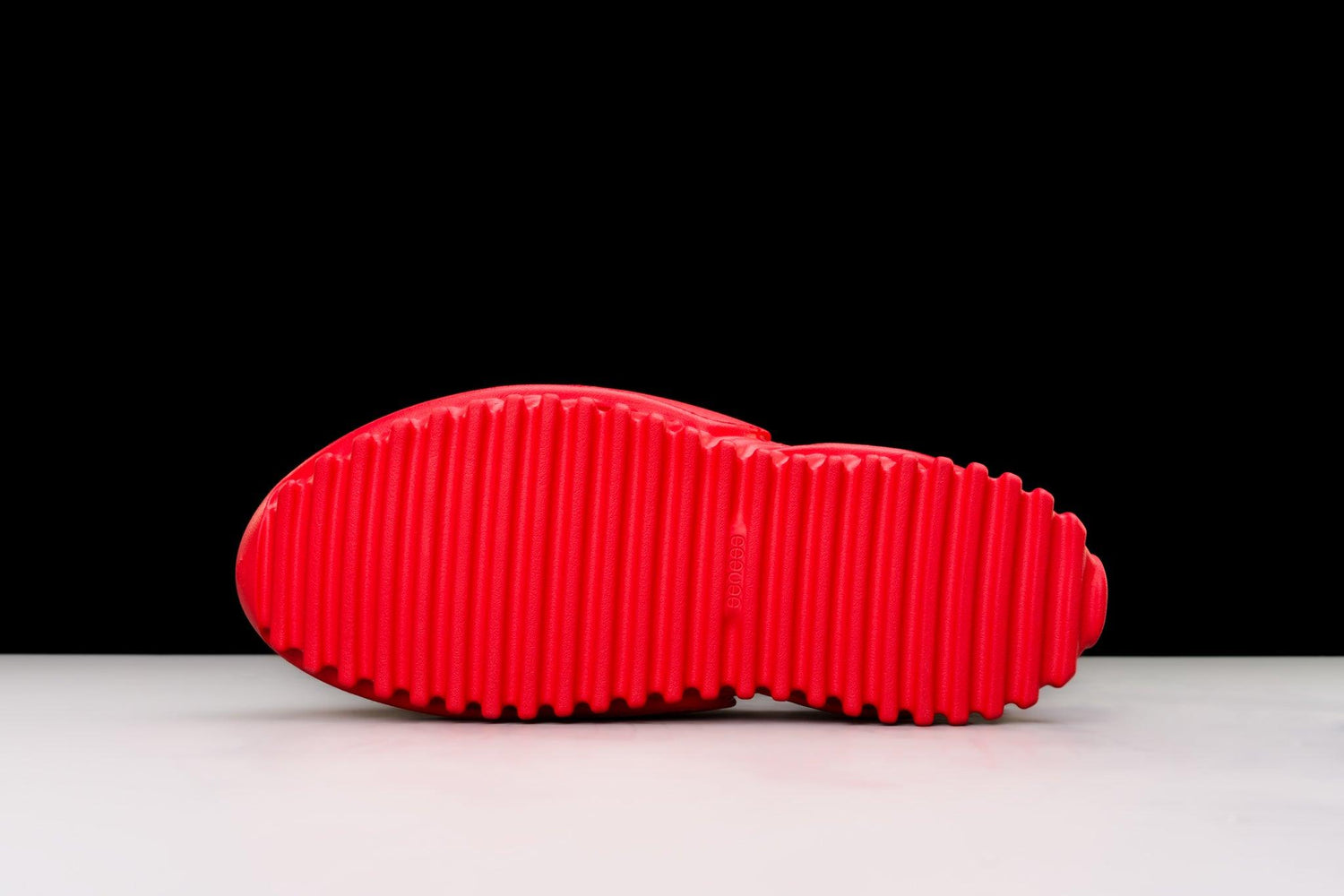 GENEGG Foam Runner Whale Ruby Red - Urlfreeze Shop