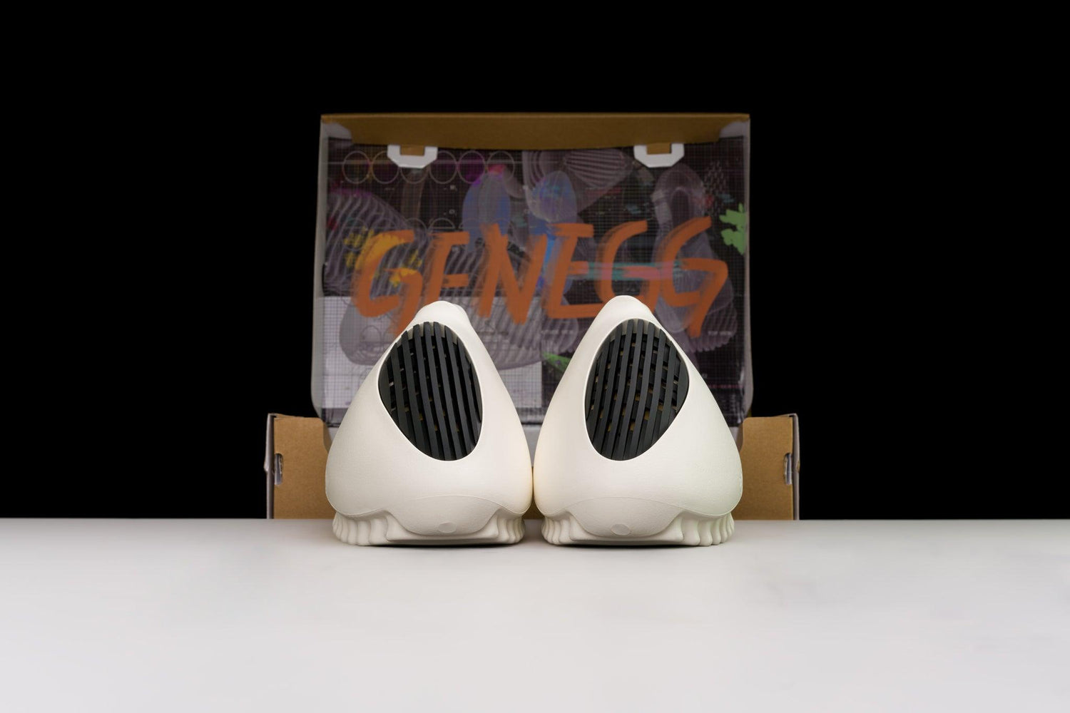 GENEGG Foam Runner Whale White Black - Lo10M