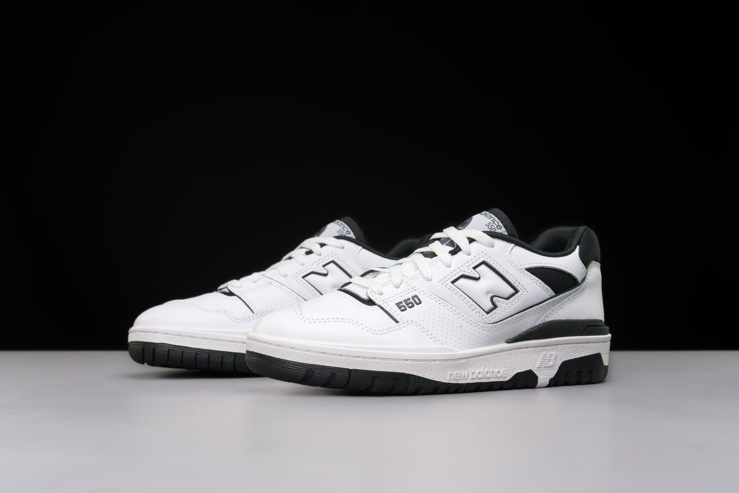 New Balance 550 White Black - Lo10M