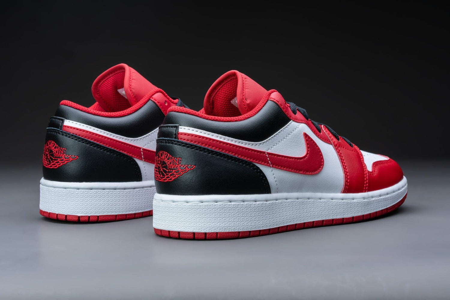 Air Jordan 1 Low Bulls (GS) - Lo10M