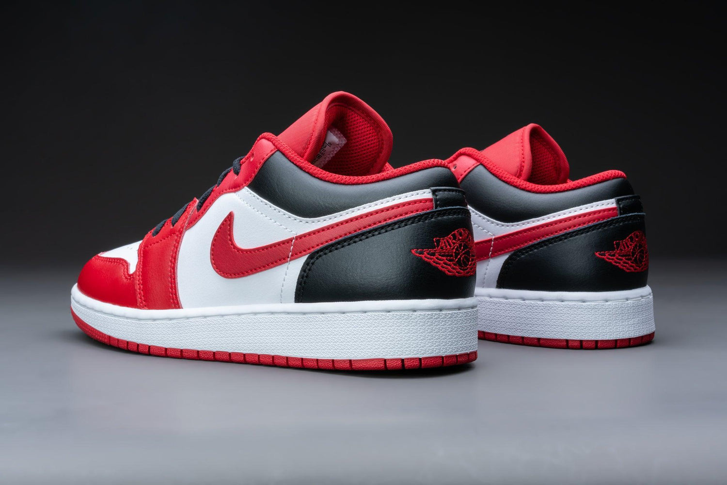 Air Jordan 1 Low Bulls (GS) - Lo10M