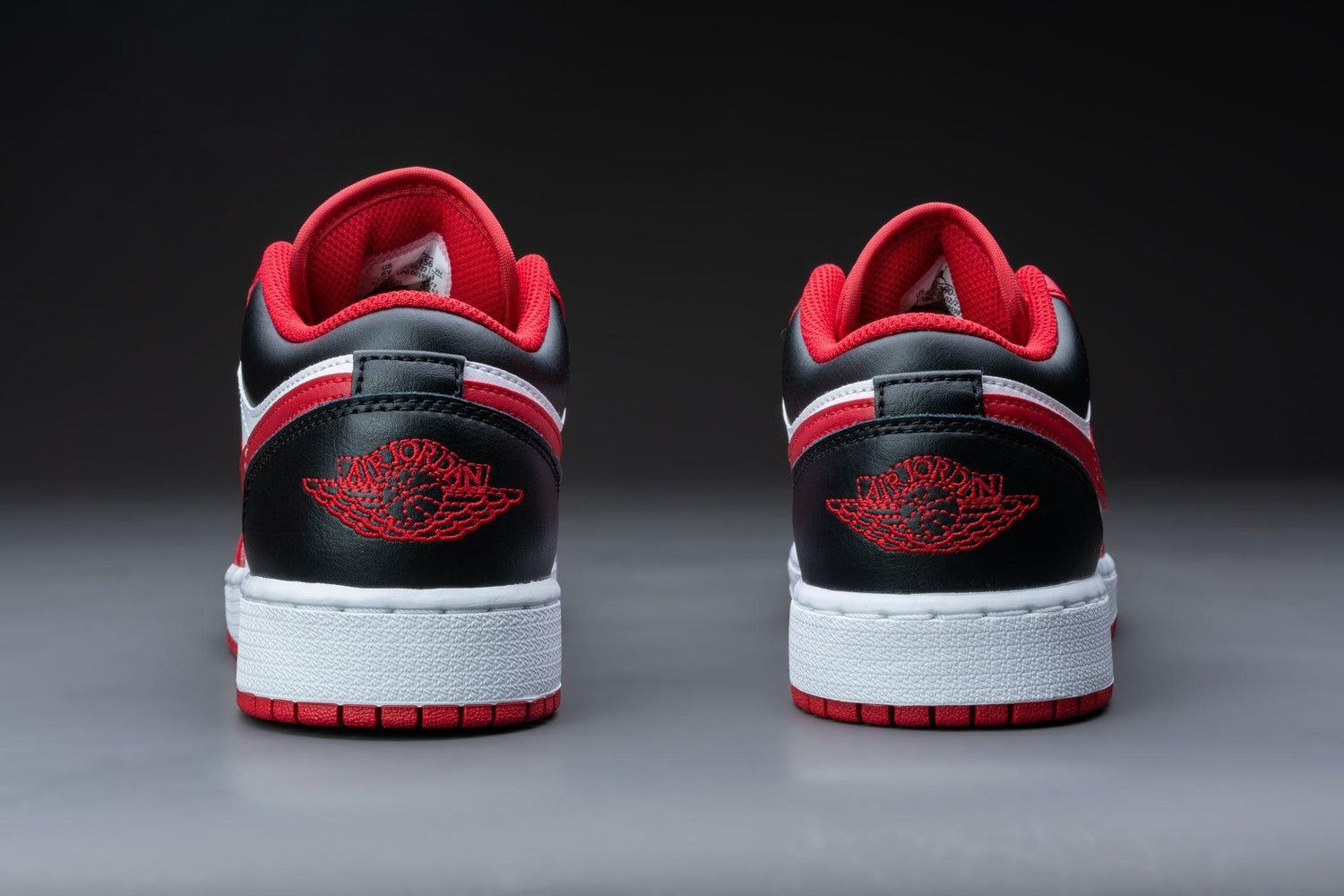 Air Jordan 1 Low Bulls (GS) - Lo10M