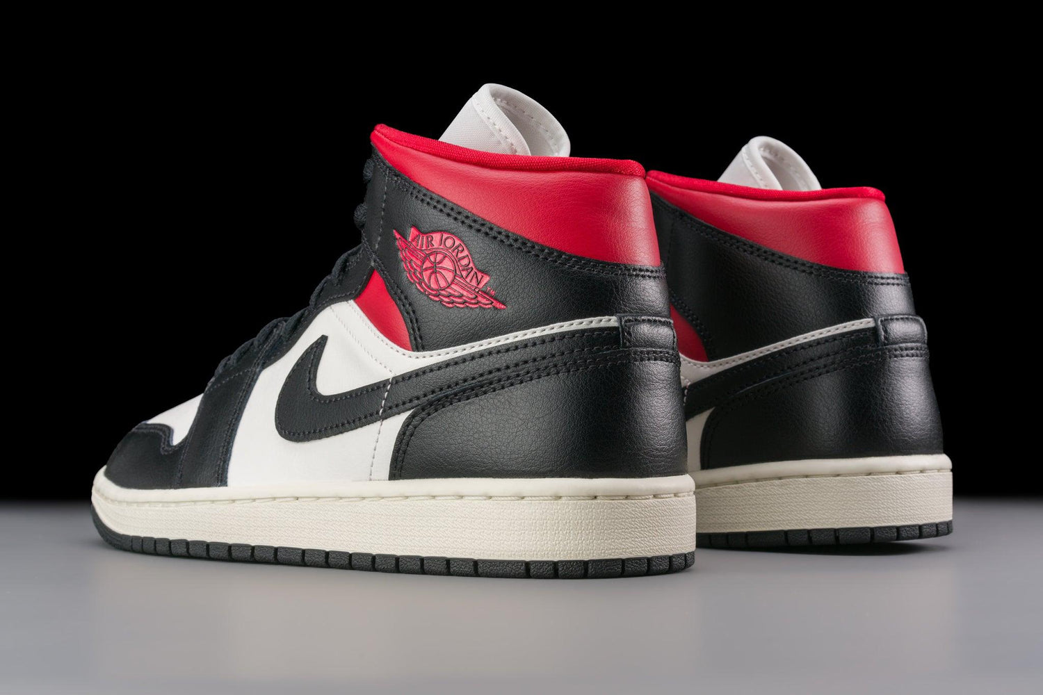 Air Jordan 1 Mid Gym Red Panda - Lo10M