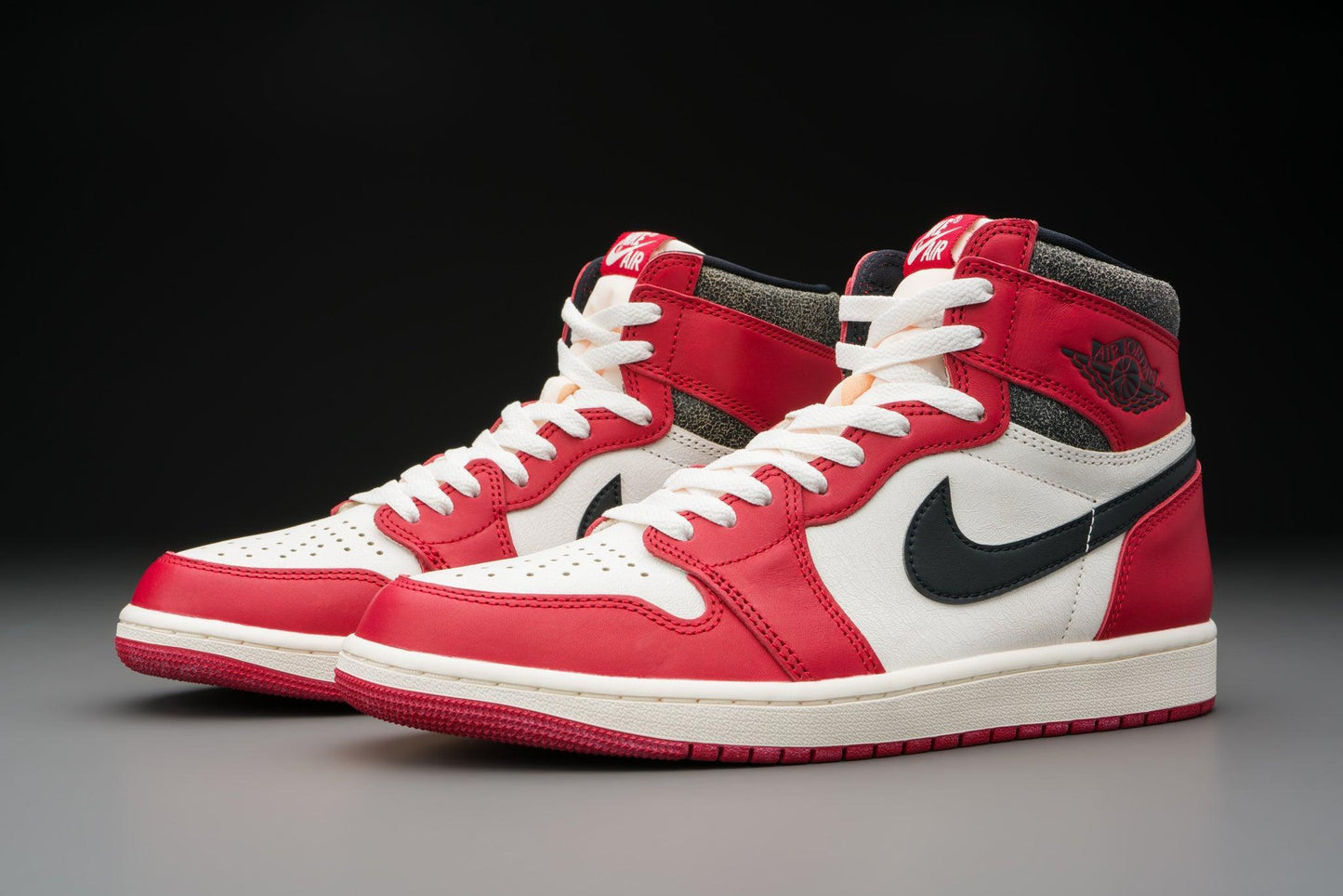 Air Jordan 1 Retro High OG Chicago Lost and Found - Lo10M