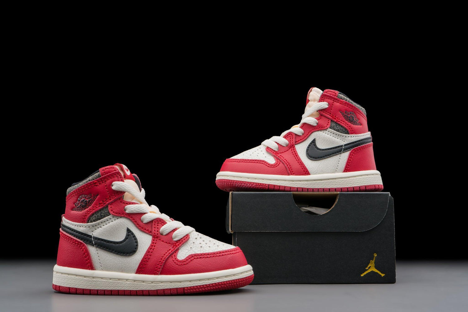 Air Jordan 1 Retro High OG Chicago Lost and Found (TD) - Lo10M