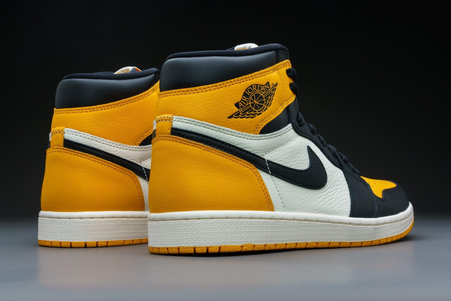 Air Jordan 1 Retro High OG Yellow Toe "Taxi" - Lo10M