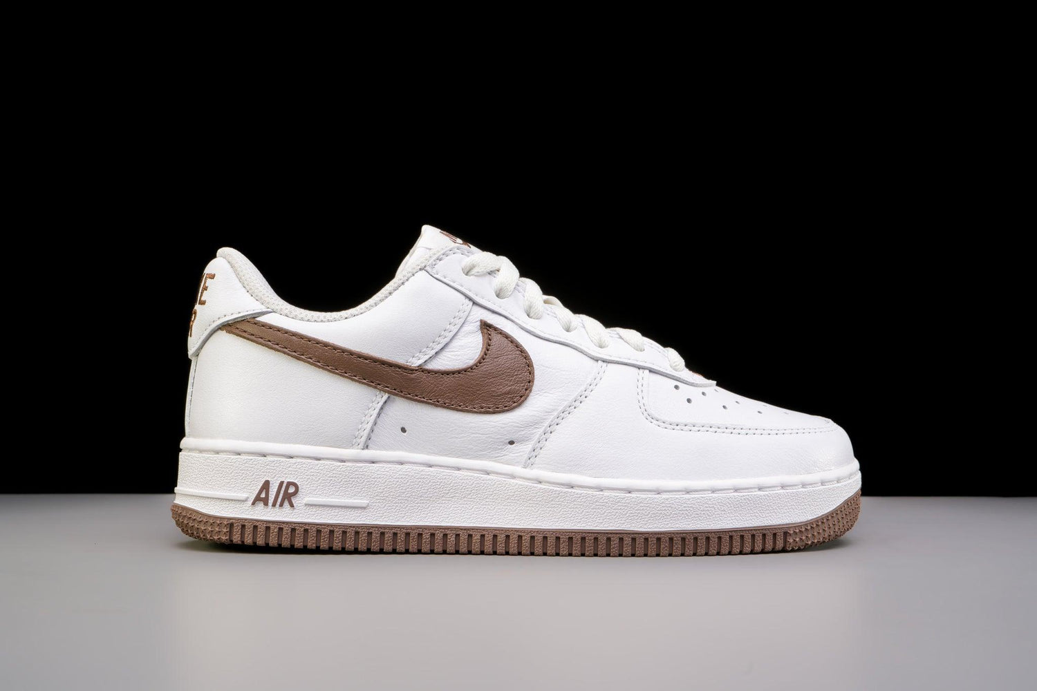 100 – Rvce Shop - DM0576 - Nike Air Force 1 '07 Low Color of the