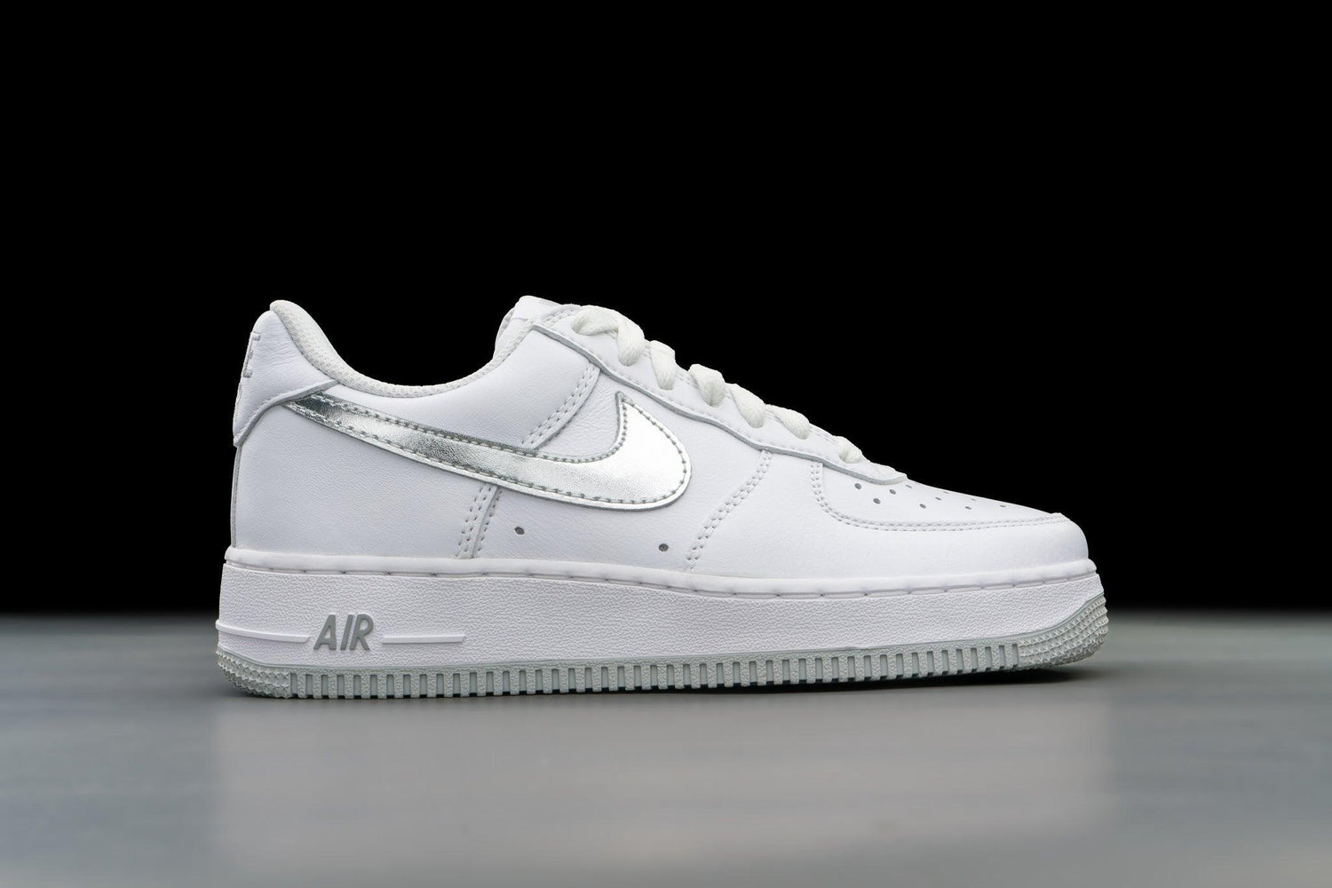 Nike Air Force 1 '07 Low Color of the Month White Metallic Silver - Lo10M