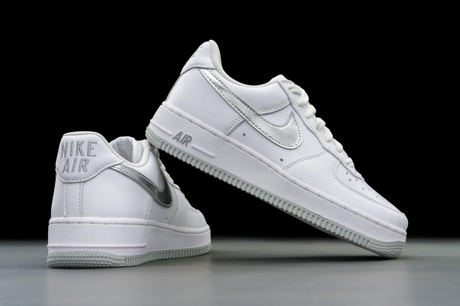 Nike Air Force 1 '07 Low Color of the Month White Metallic Silver - Lo10M