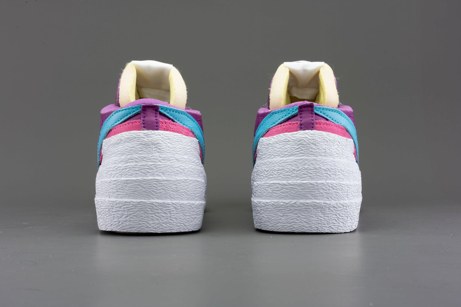 Nike Blazer Low sacai KAWS Purple Dusk - Lo10M