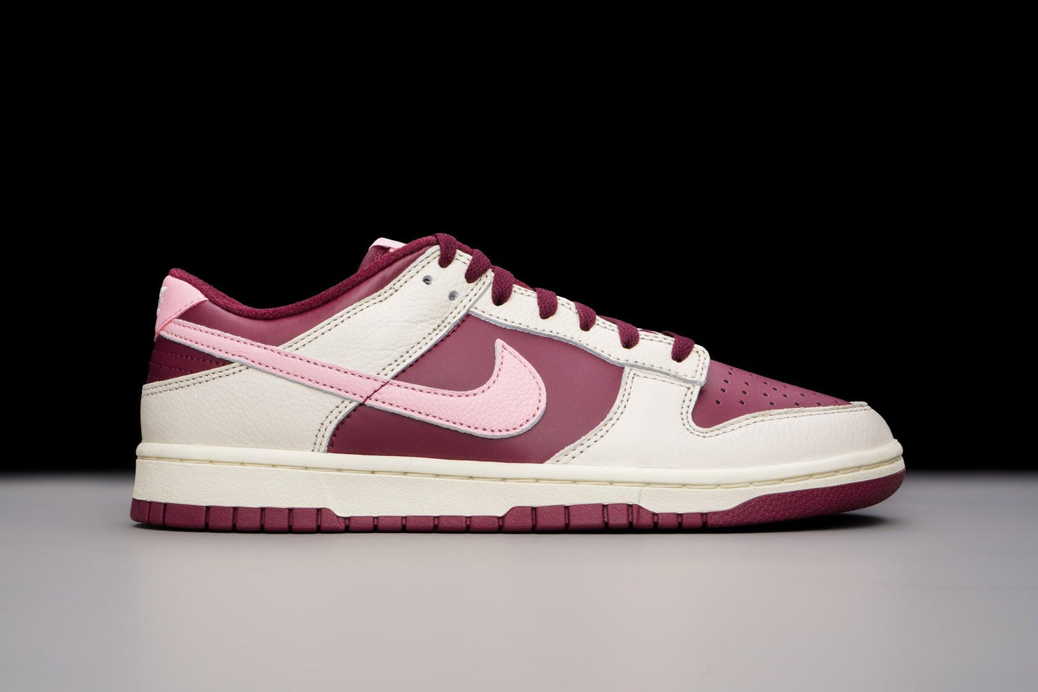 nike dunk low retro prm valentine s day 2023 lo10m 2 1500x